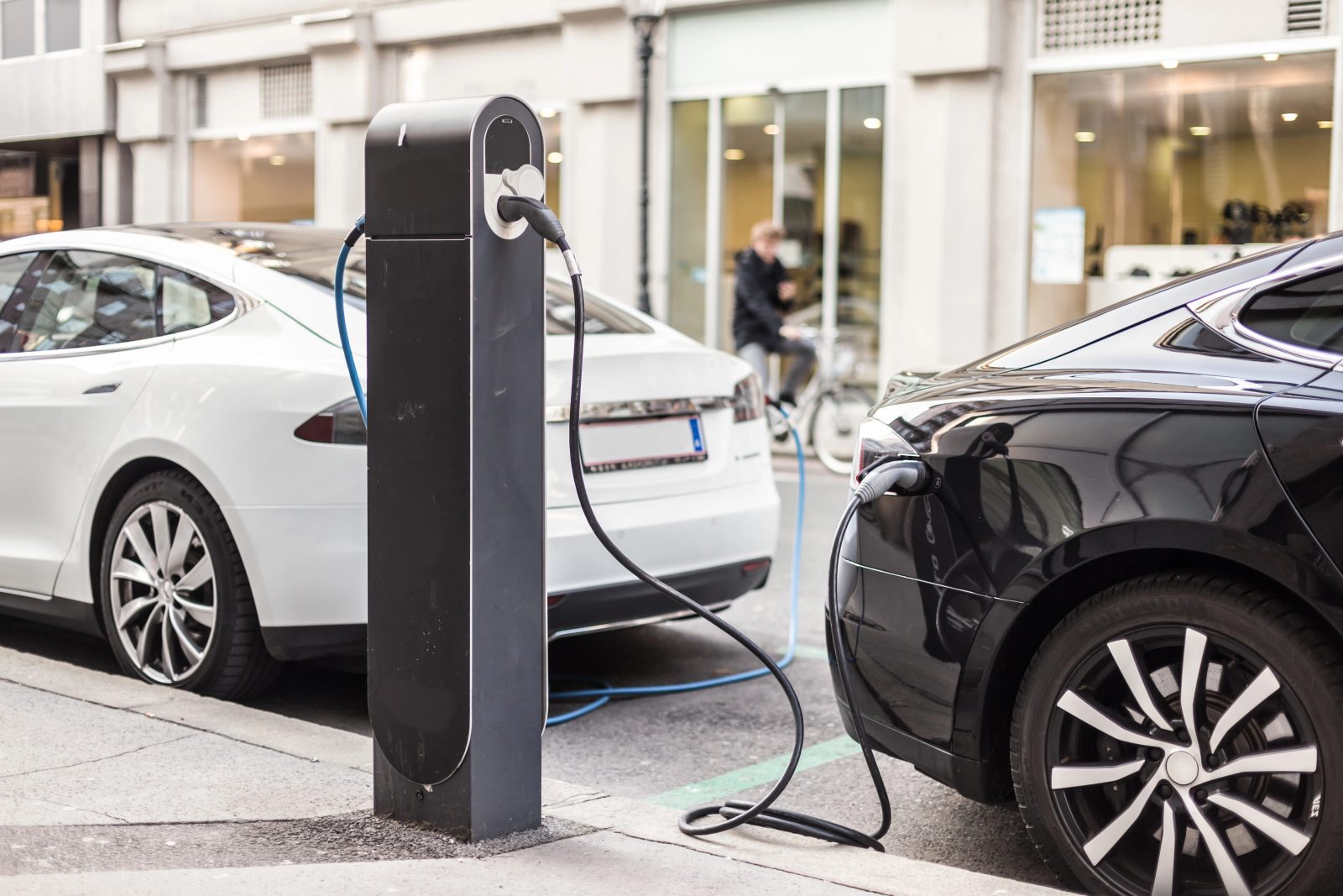 Po uporabi se naj električna polnilna postaja za avto izprazni